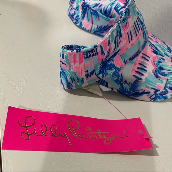 Lilly Pulitzer It’s a Match Visor in Ravello Blue - Picture 6 of 7